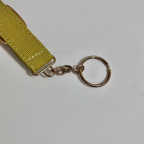 Salvatore Ferragamo Bow Keychain Yellow-Authentic - Picture 5 of 6